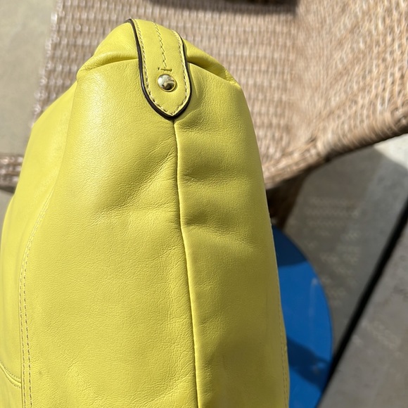 Coach F 19726 Lime Green Leather Shoulder Purse - Picture 4 of 10